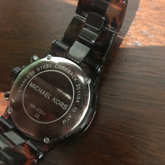 Michael Kors Tortoise and gunmetal watch - Picture 3 of 3